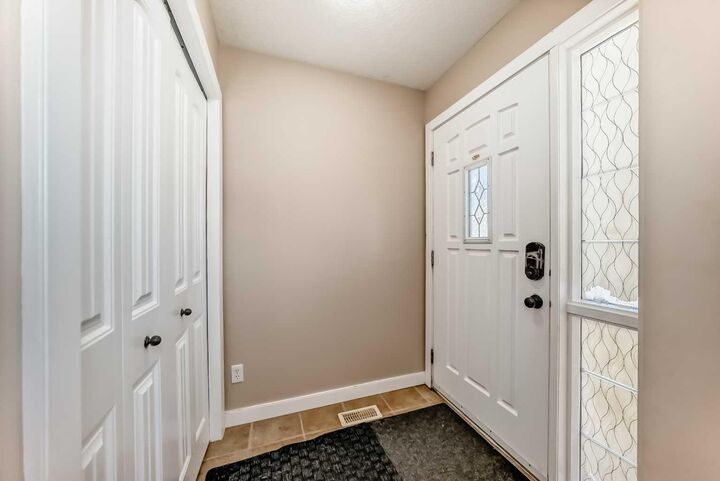 Property Photo:  299 Saddlebrook Circle NE  AB T3J 0K2 