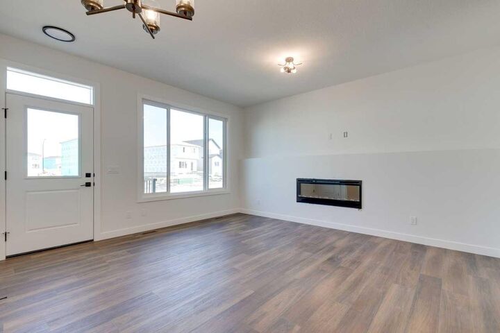 Property Photo:  182 Lanark Gate SE  AB T4A 3R7 