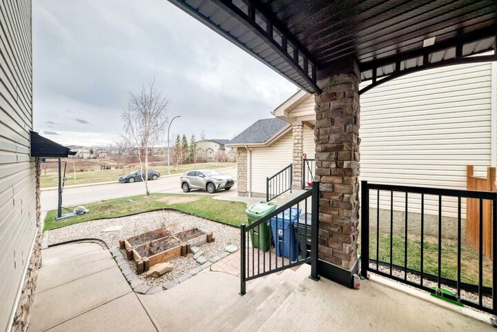 Property Photo:  225 Kincora Heights NW  AB T3R 1N6 