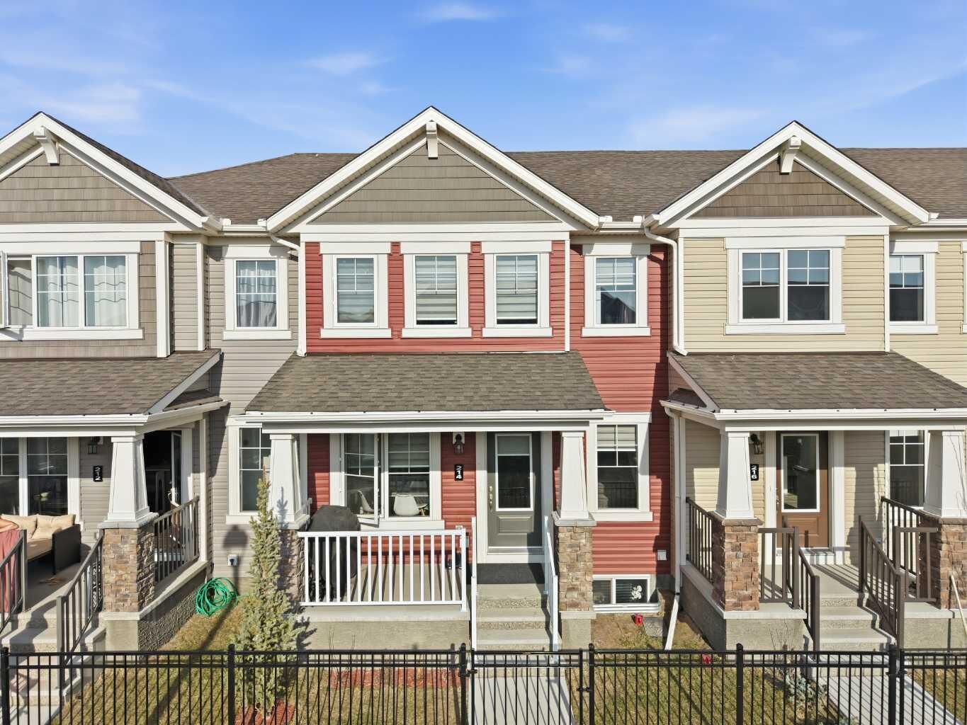 Property Photo:  214 Windbury Lane SW  AB T4B 5J5 