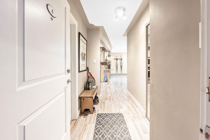 Property Photo: 310 22 Avenue SW 4 AB T2S 0H4