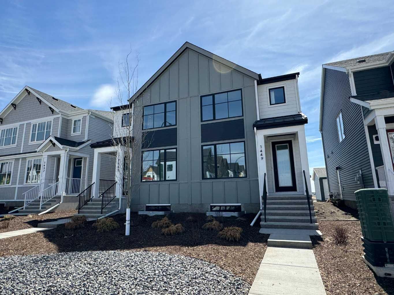 Property Photo:  1449 Rangeview Drive SE  AB T3S 0P8 