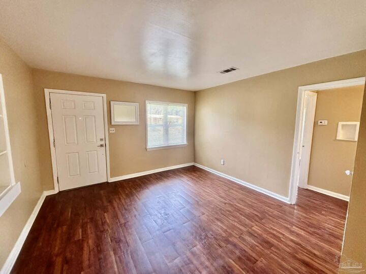 Property Photo:  28 Norwood Dr  FL 32506 