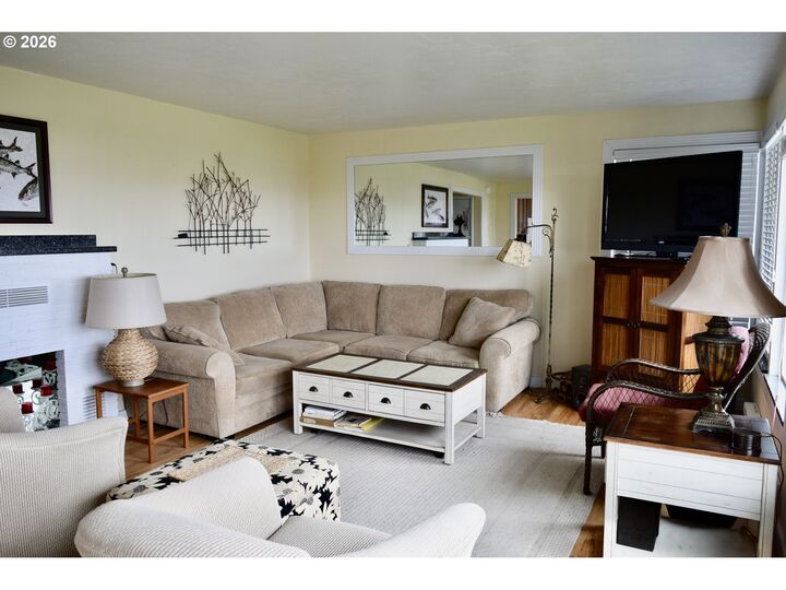 Property Photo:  94017 Doyle Point Rd  OR 97444 