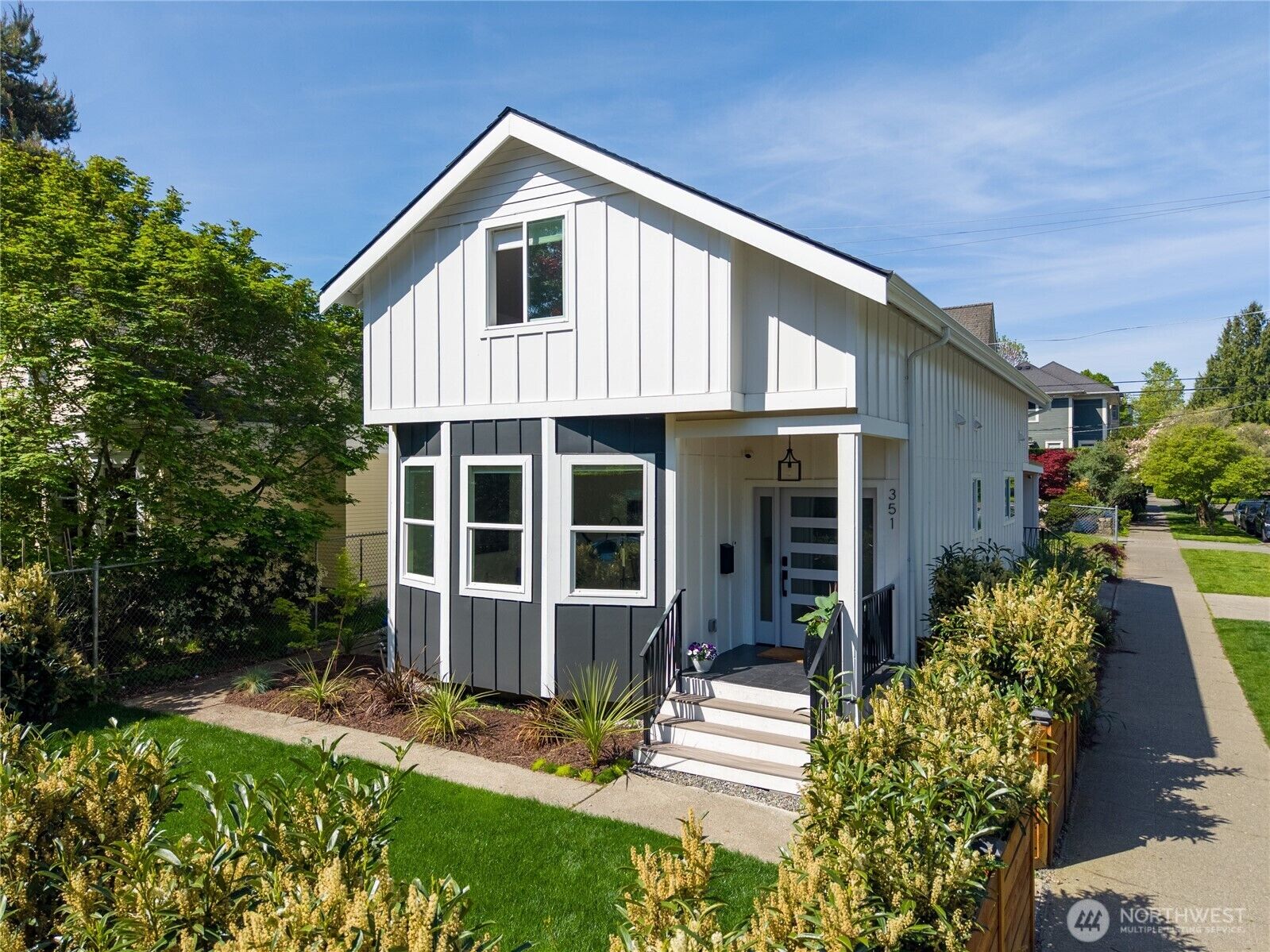 Property Photo:  351  17th Avenue E  WA 98112 