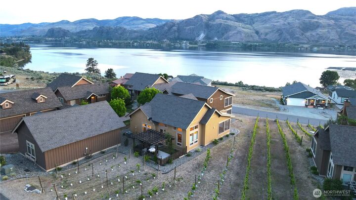 Property Photo:  130  Village Way  WA 98844 