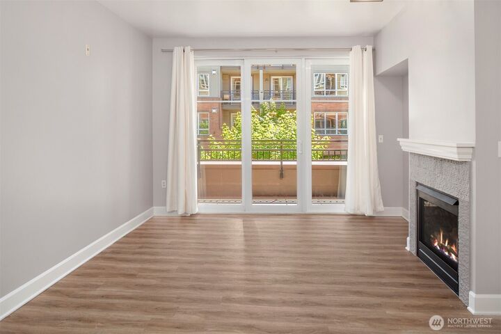 Property Photo:  1880  25th Avenue NE 209  WA 98029 