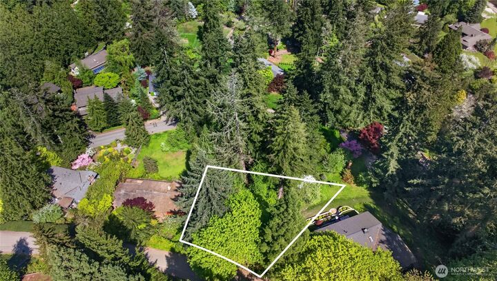Property Photo:  37  X Crystal Creek Cir  WA 98027 
