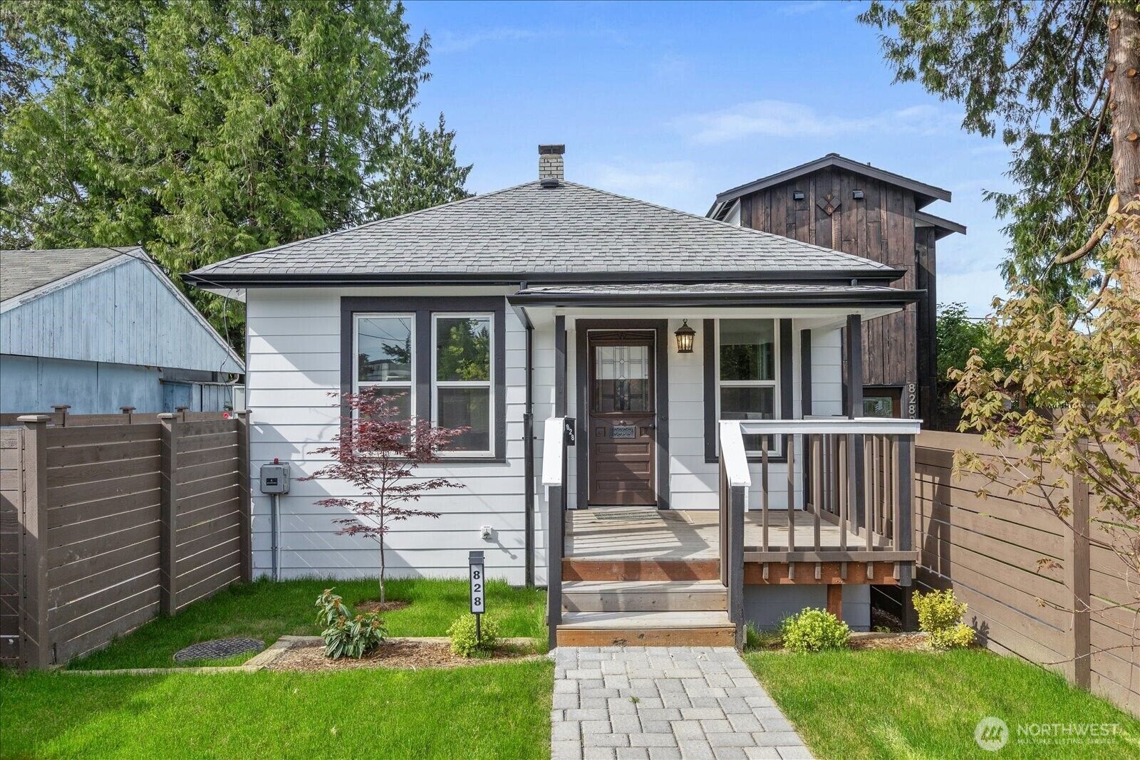 Property Photo:  828 S Sullivan Street  WA 98108 