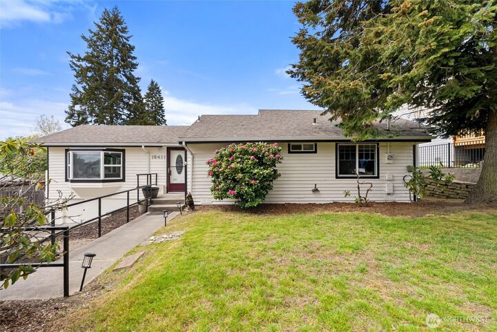 Property Photo: 16411 10th Avenue SW WA 98166
