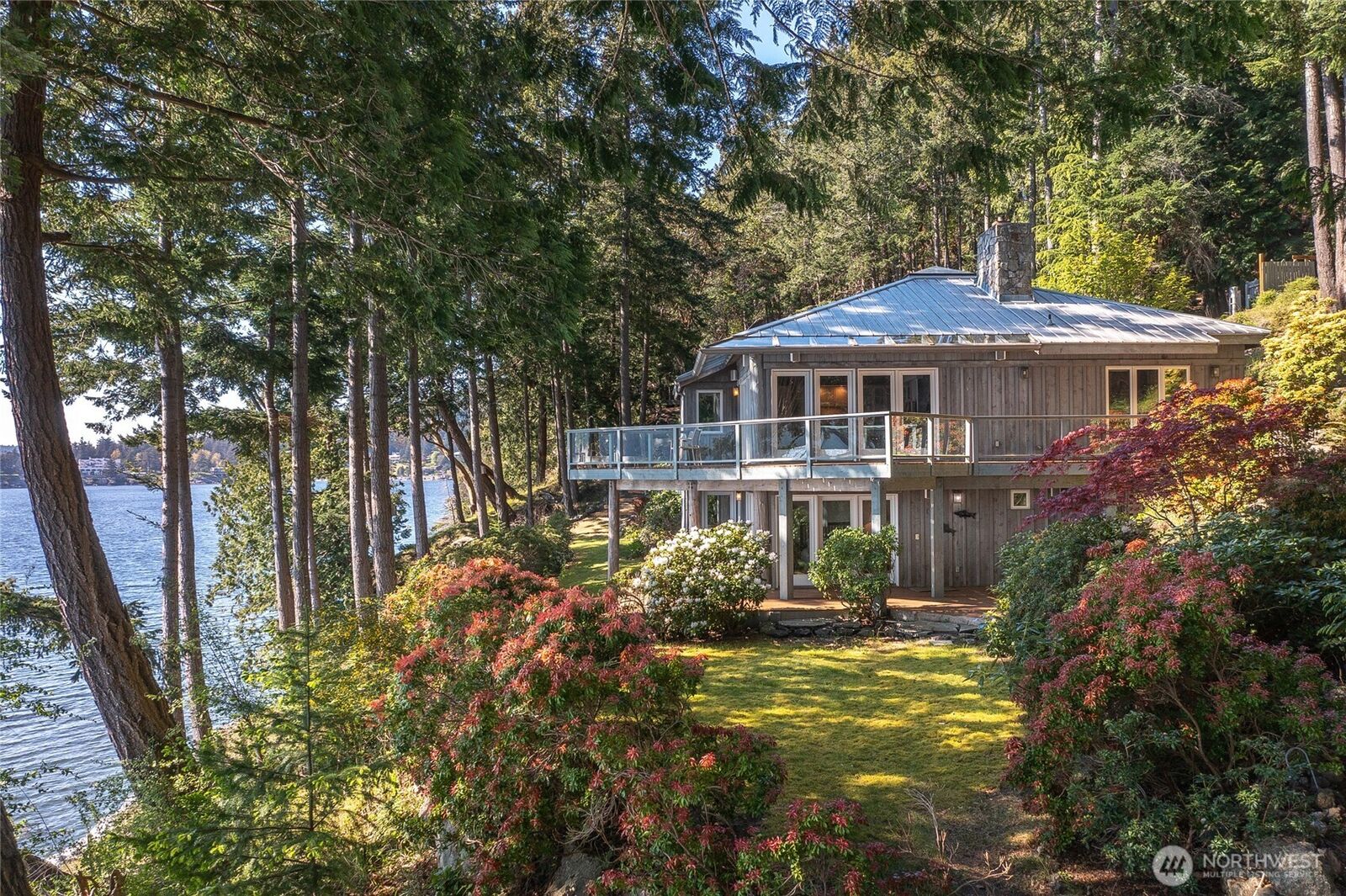Property Photo:  1424  Palisades Drive  WA 98245 