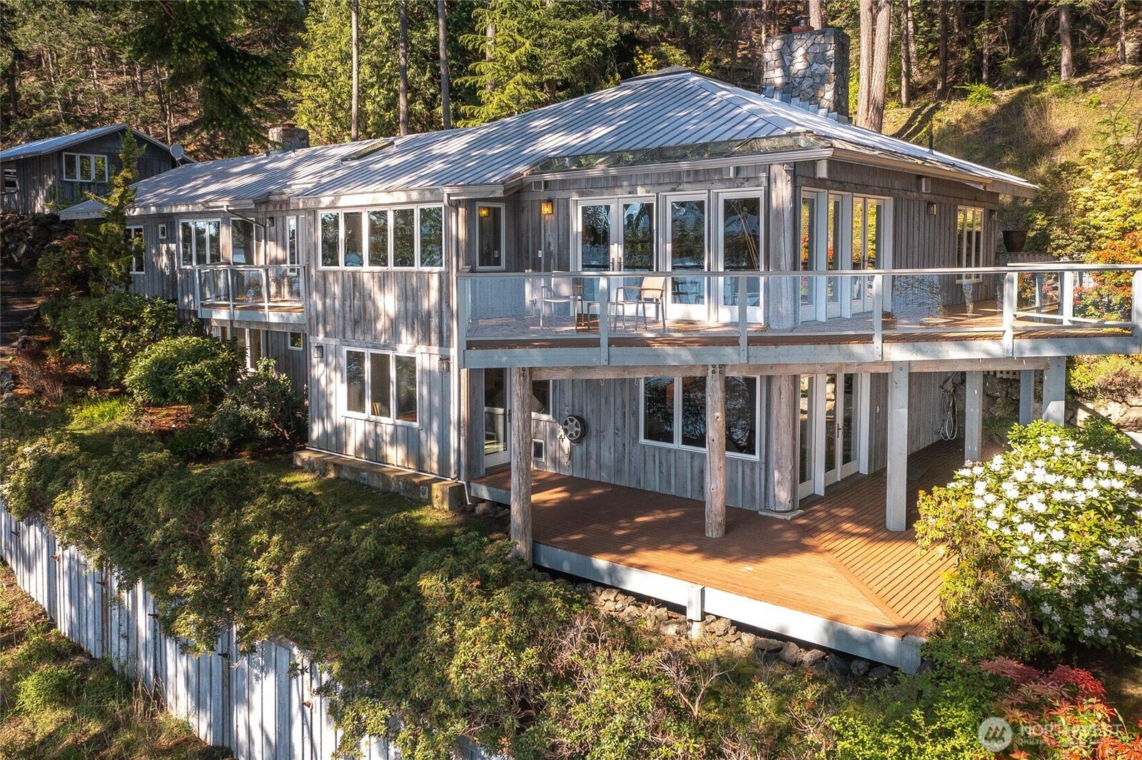 Property Photo: 1424 Palisades Drive WA 98245