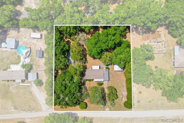 Property Photo:  1508 E Cousins Lane  FL 34442 