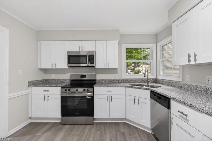 Property Photo: 824 Lancaster Ln VA 23602