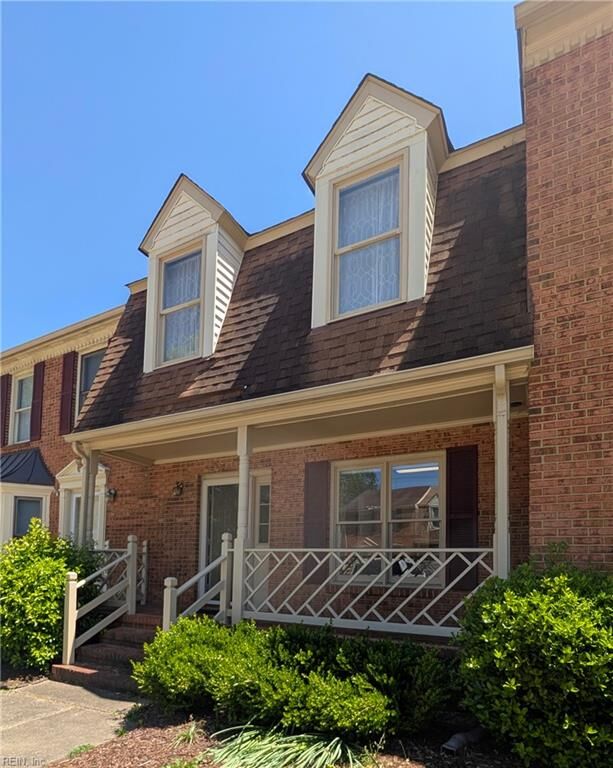 Property Photo: 9 Riverview Ct VA 23434