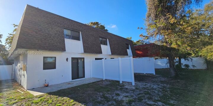 Property Photo:  2260 NW 59th Way 2  FL 33313 