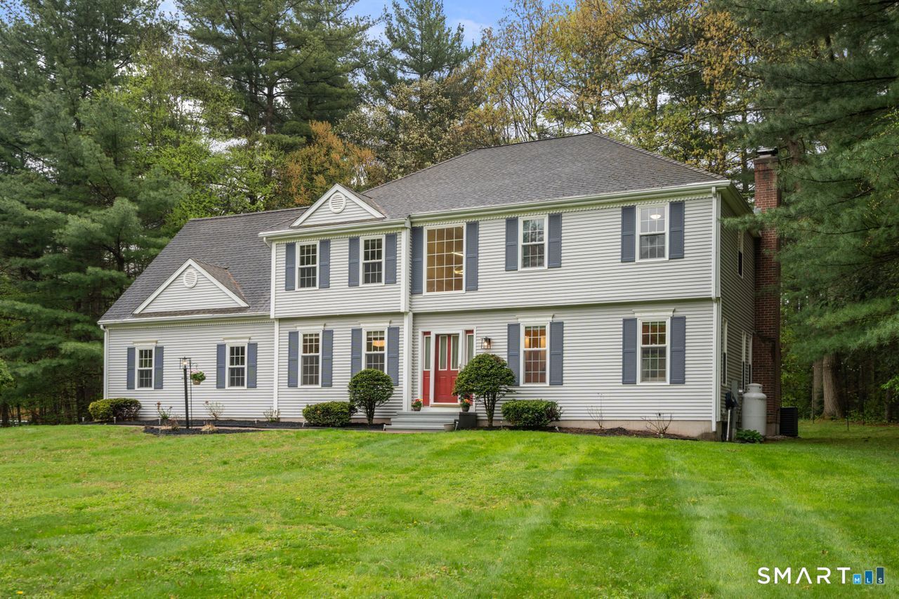 Property Photo:  20 Warner Court  CT 06033 