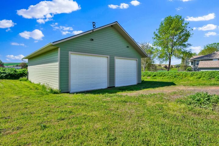 Property Photo:  601 Tomeo Ct  WA 99171 