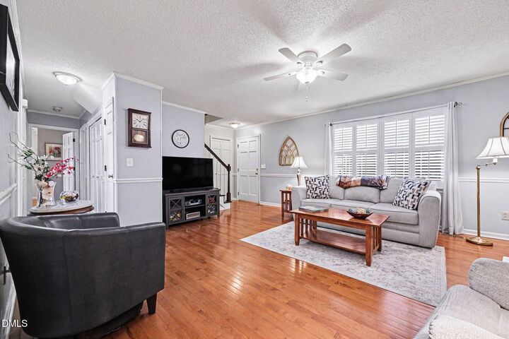 Property Photo:  7 Sherwood Court  NC 27577 
