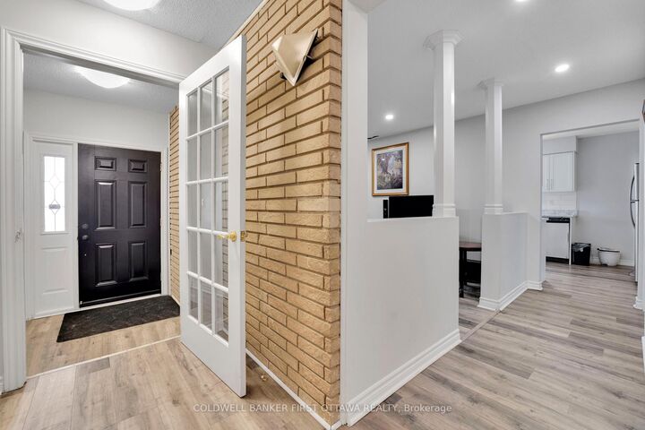 Property Photo:  876 Balsam Drive  ON K1E 1B5 