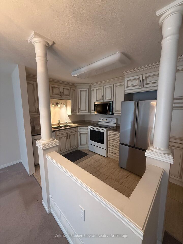 Property Photo:  2705 Kingsway Drive 9  ON N2C 2T2 