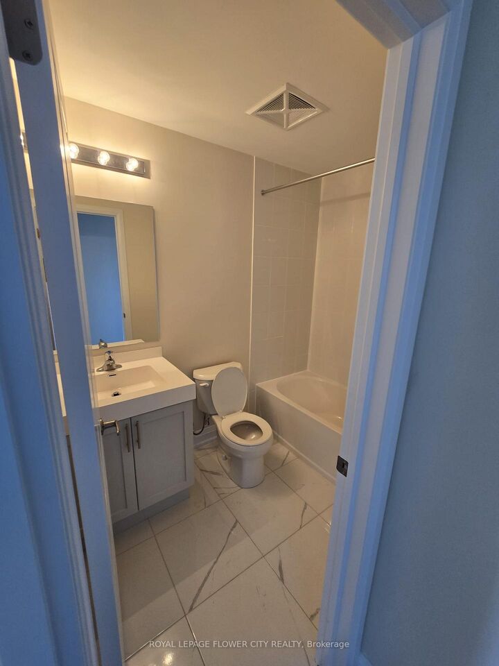 Property Photo: 1573 Rose Way 101 ON L9E 1N4
