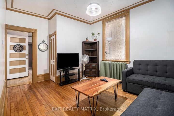 Property Photo: 14 Somerset Street W ON K2P 0H4