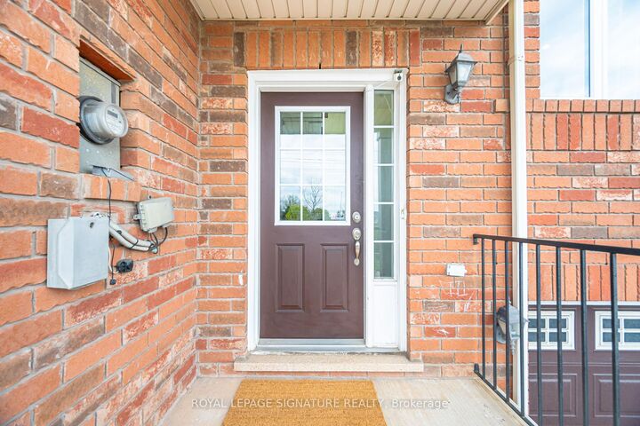 Property Photo: 2909 Garnethill Way ON L6M 5E9