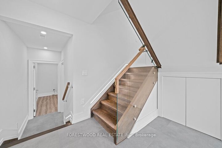 Property Photo:  291 Poyntz Avenue  ON M2N 1J8 