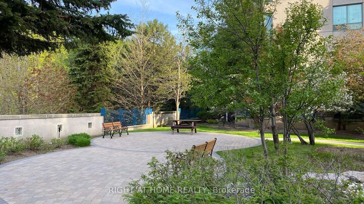 Property Photo: 125 Omni Drive 2133 ON M1P 5A9