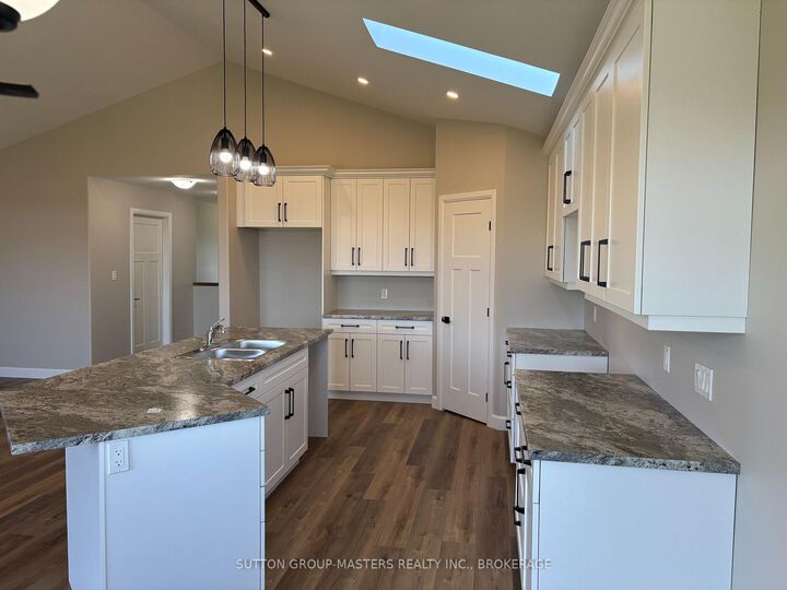 Property Photo: 812 Windermere Drive ON K7P 0N5