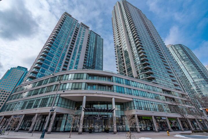 16 Yonge Street 2903 — photo 1