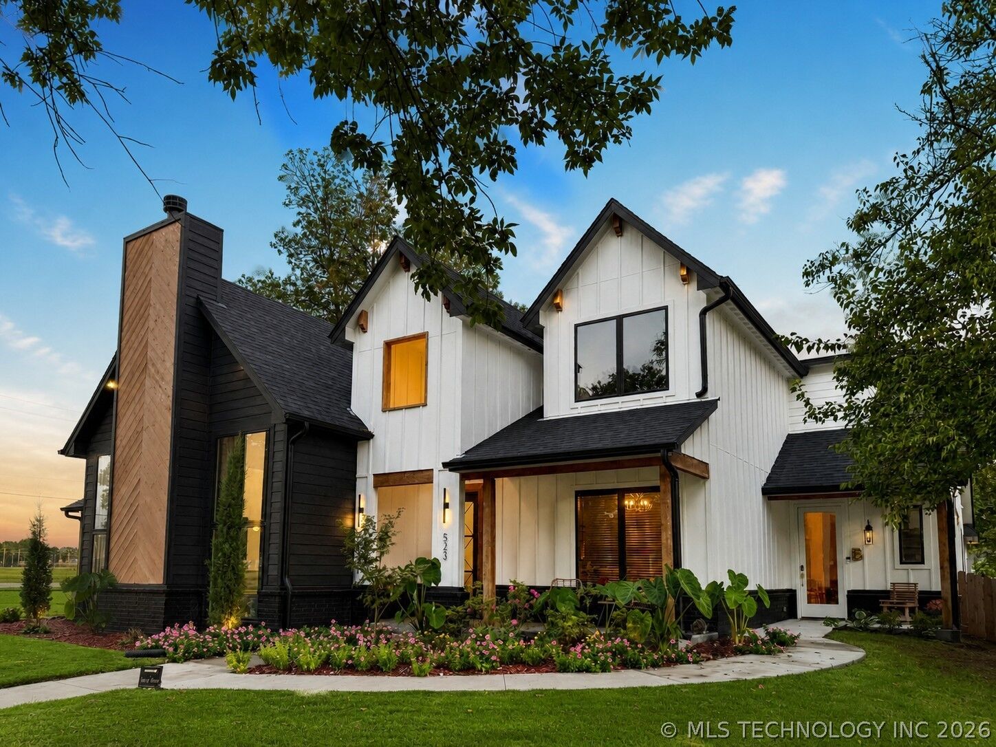 Property Photo:  523 E College Street  OK 74012 
