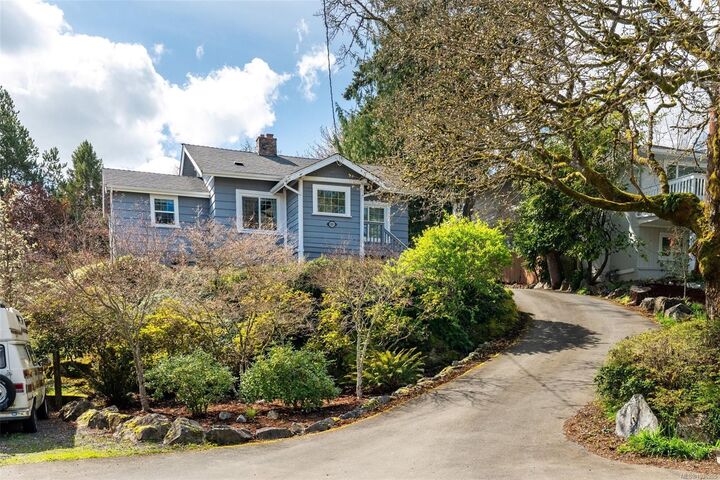Property Photo:  981 Violet Ave  BC V8Z 2R7 