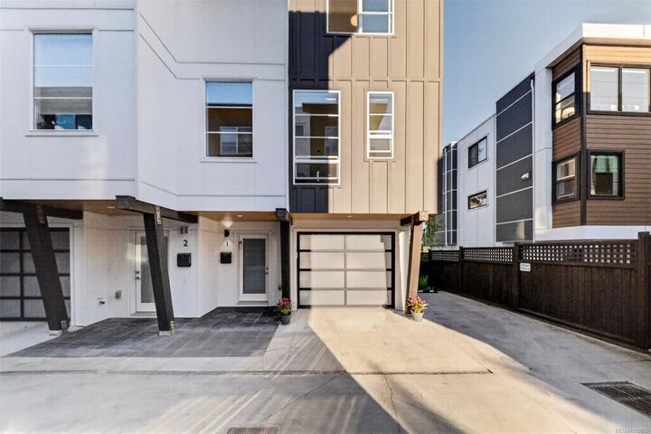 Property Photo:  1052 Tillicum Rd 1  BC V9A 2A3 