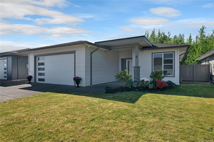 Property Photo:  2161 Evergreen Rd 8  BC V9W 0C8 