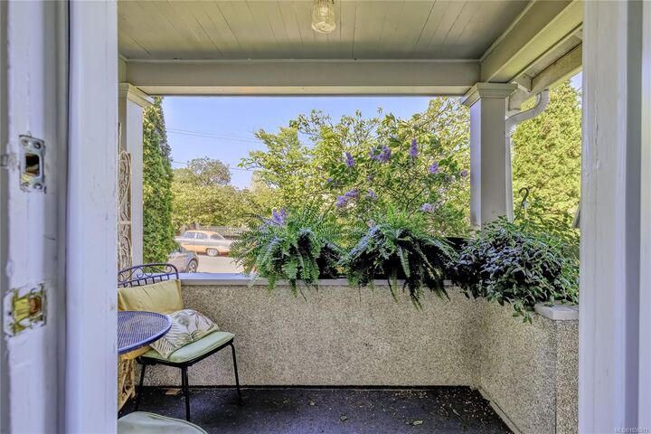 Property Photo:  633 Prideaux St  BC V9R 2N9 