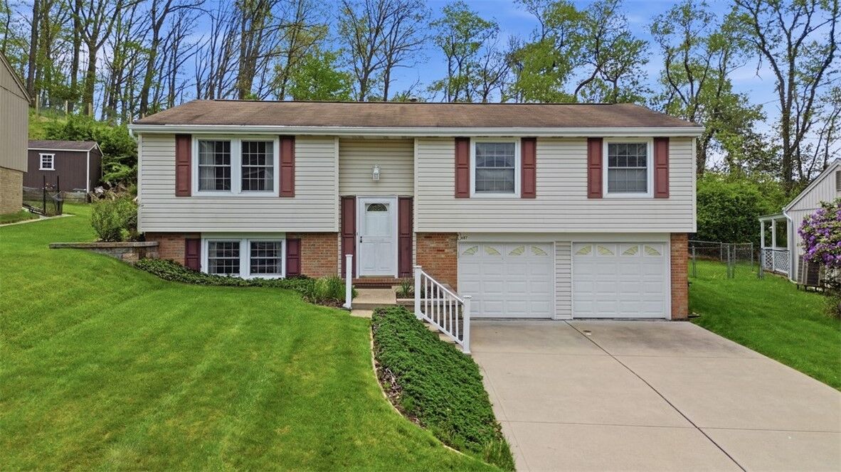 Property Photo:  487 Tivoli Rd  PA 15239 