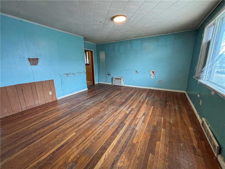 Property Photo: 424 Main St PA 15067