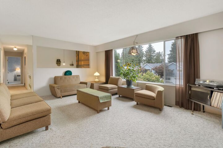 Property Photo:  11138 84B Avenue  BC V4C 3Y8 