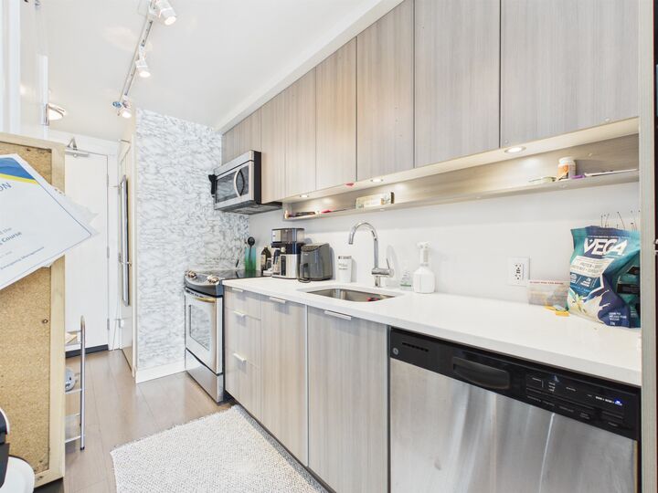 Property Photo: 13308 Central Avenue 2811 BC V3T 0M4