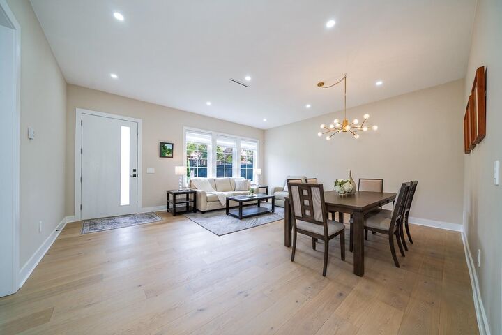 Property Photo:  4643 Bond Street  BC V5H 1G7 