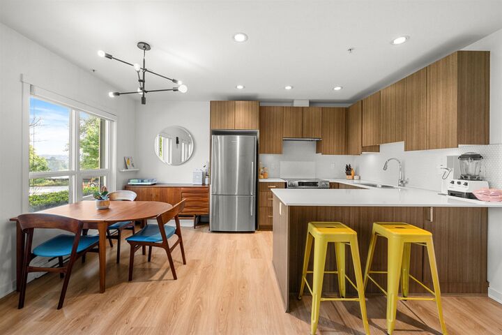Property Photo:  125 Columbia Street Th4  BC V3L 0G8 