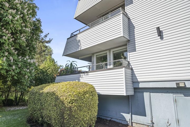Property Photo:  1341 George Street 112  BC V4B 4A1 
