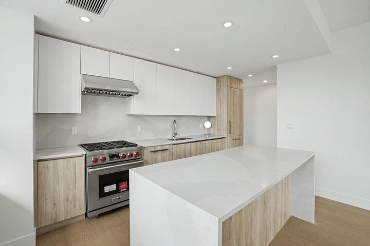 Property Photo:  423 6th Street 414  BC V7T 0A1 