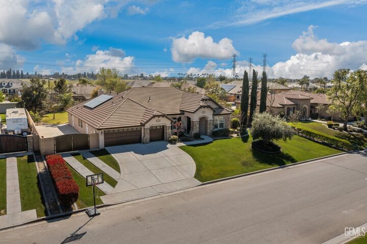Property Photo: 16349 Coastal Court CA 93314