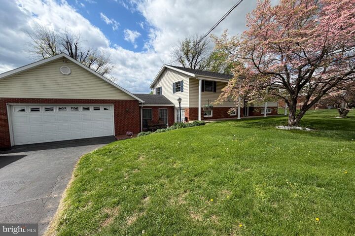 Property Photo: 328 Wayburn Street PA 17225