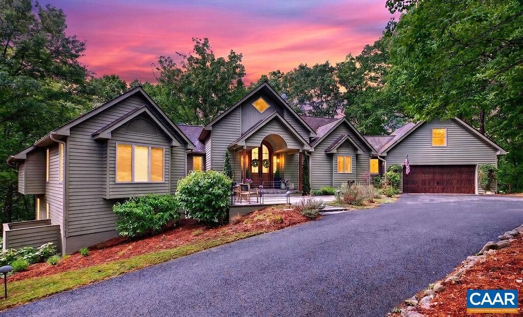 Property Photo:  220 Saddleback Knl  VA 22958 