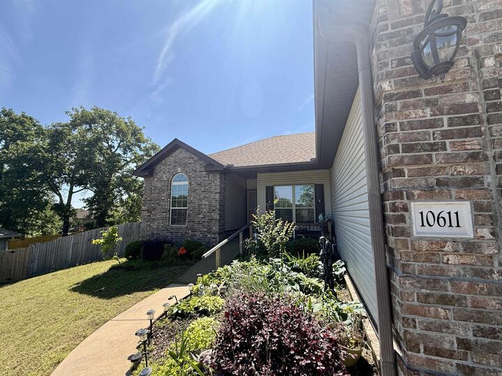 Property Photo:  10611 Rockbrook Dr  AR 72120 