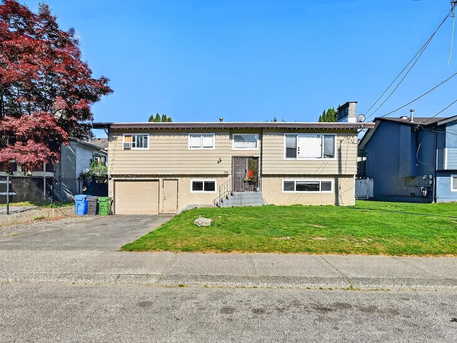 Property Photo:  2068 Ridgeway Street  BC V2T 3X7 